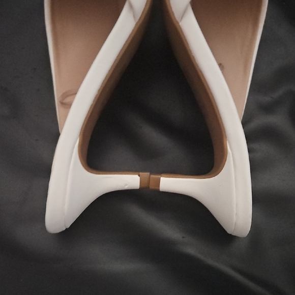 Joe Fresh Women's White 1.5 Patent Faux Vegan Leather Slip On Kitten Heel Sz 6US - Picture 7 of 10